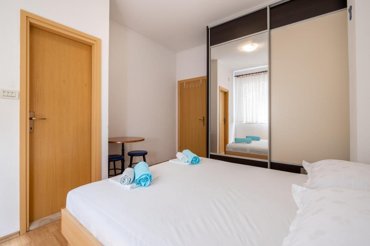 Apartman For 5 Makarska