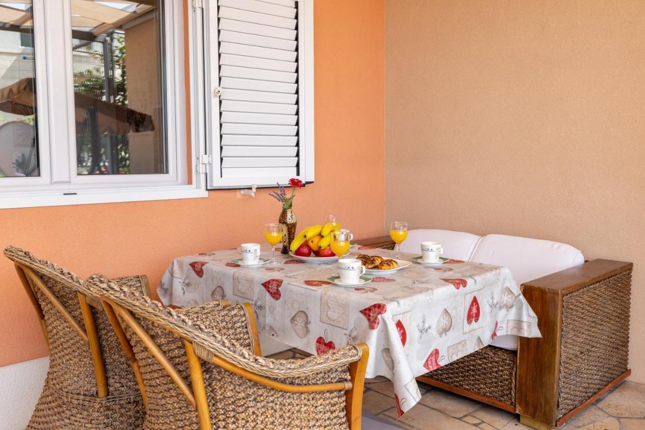 Apartman For 5 Makarska