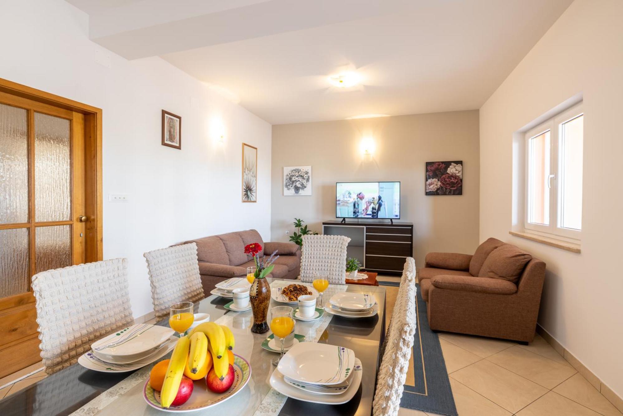 Apartman For 5 *